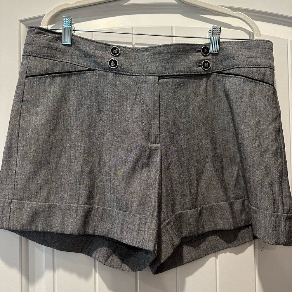 WHBM WOMEN’S CUFFED SHORTS.  HEATHERED GRAY. SIZE 14.